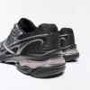 Asymmetric Sports Detail – Sneakers